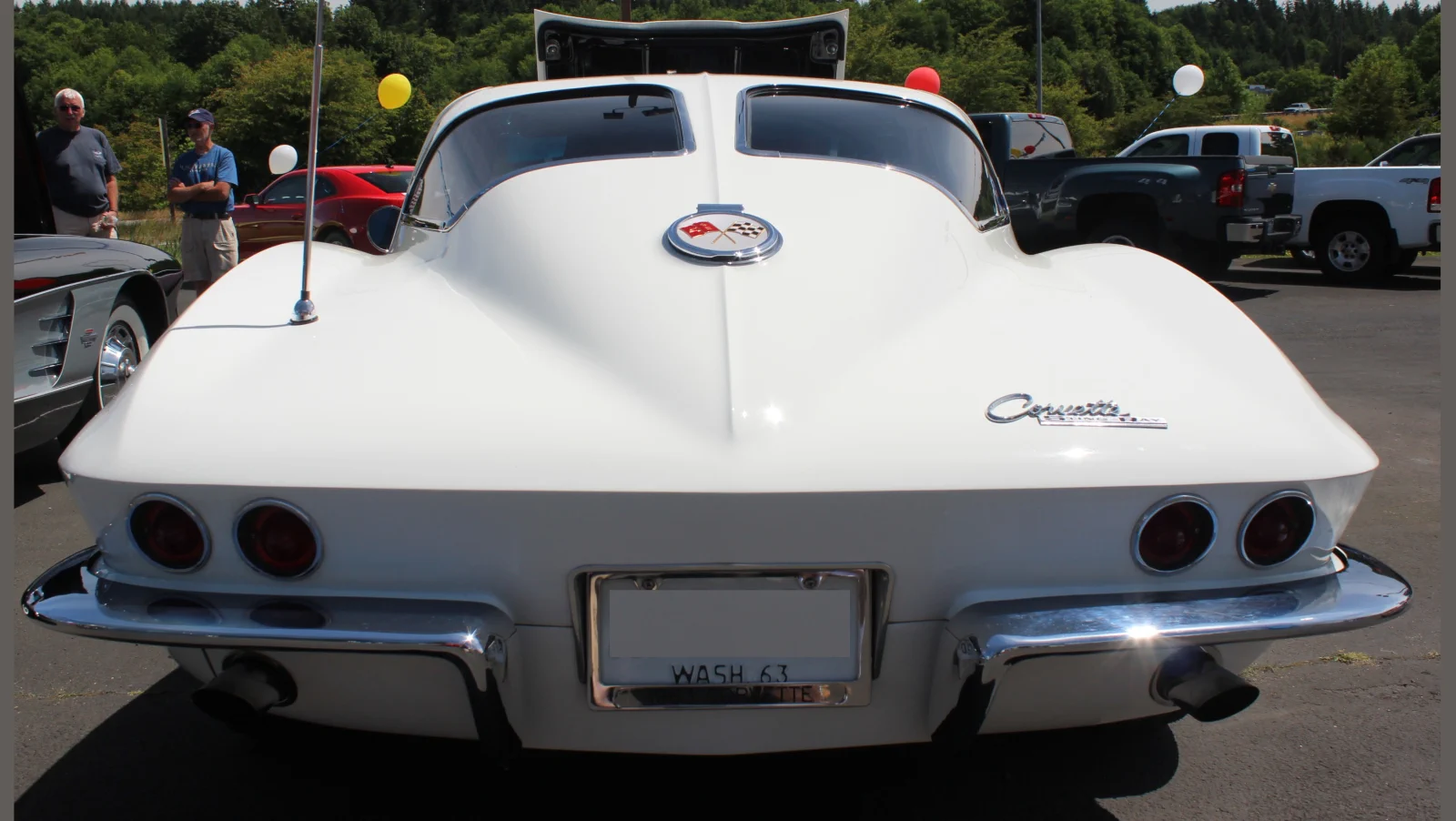 Corvette Generations/C2/C2 1963 rear view.webp